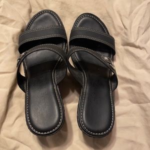 Italian Shoemakers black wedge sandal size 6